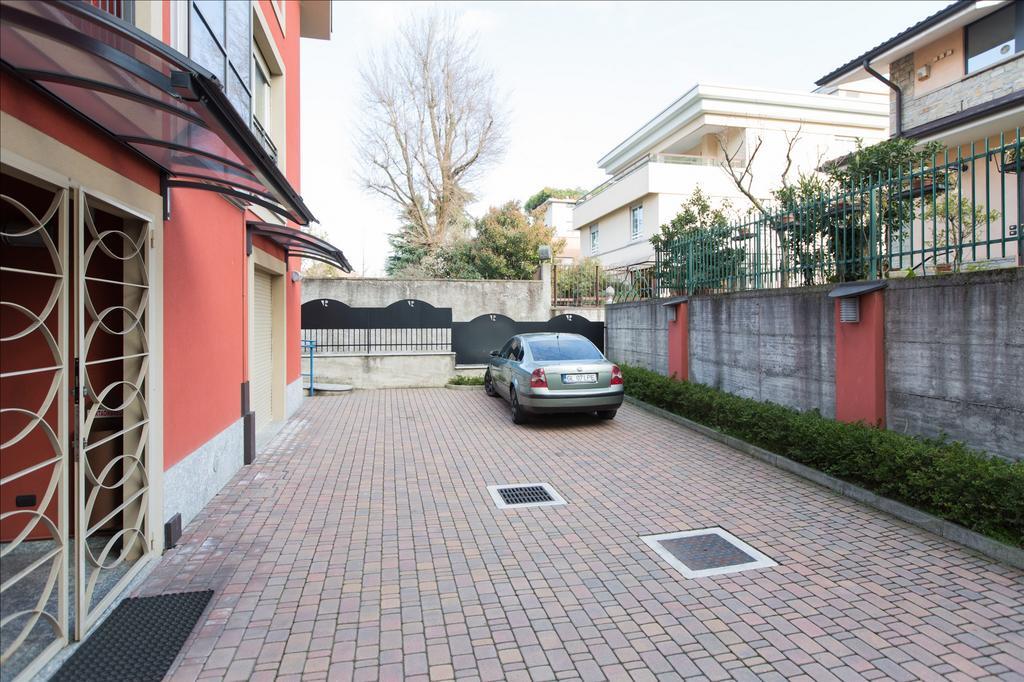 Residenza Villa Regina Монца Экстерьер фото