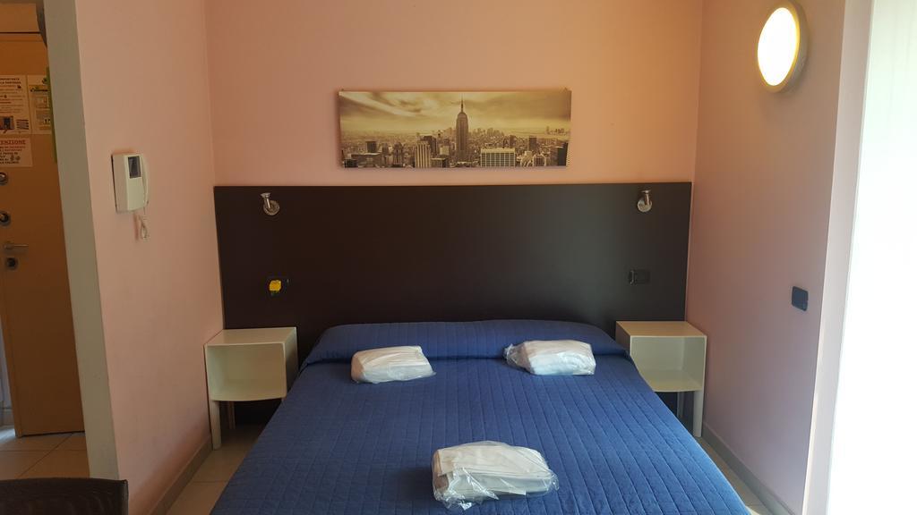 Residenza Villa Regina Монца Экстерьер фото