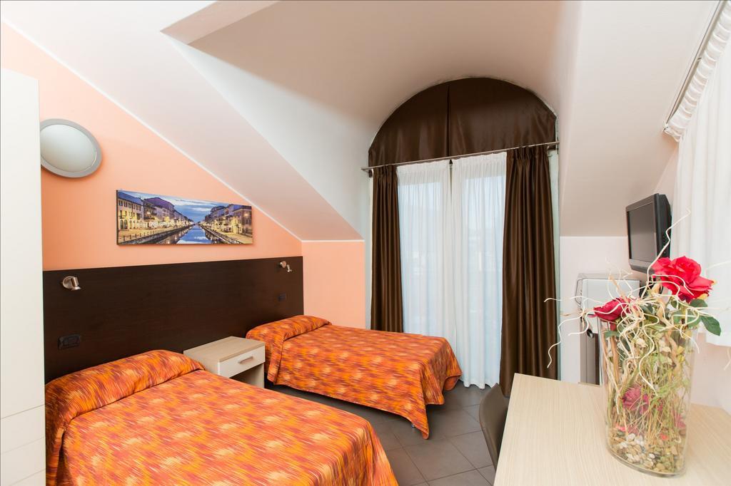 Residenza Villa Regina Монца Экстерьер фото