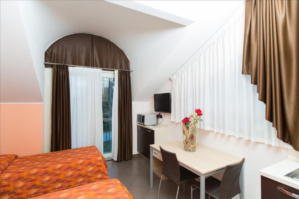 Residenza Villa Regina Монца Экстерьер фото