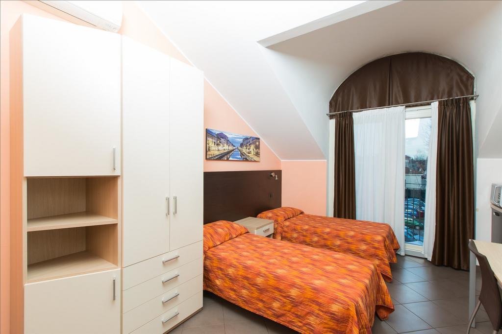 Residenza Villa Regina Монца Экстерьер фото